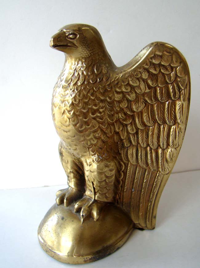 A pair of brass American eagle bookends circa 1960 — image 2